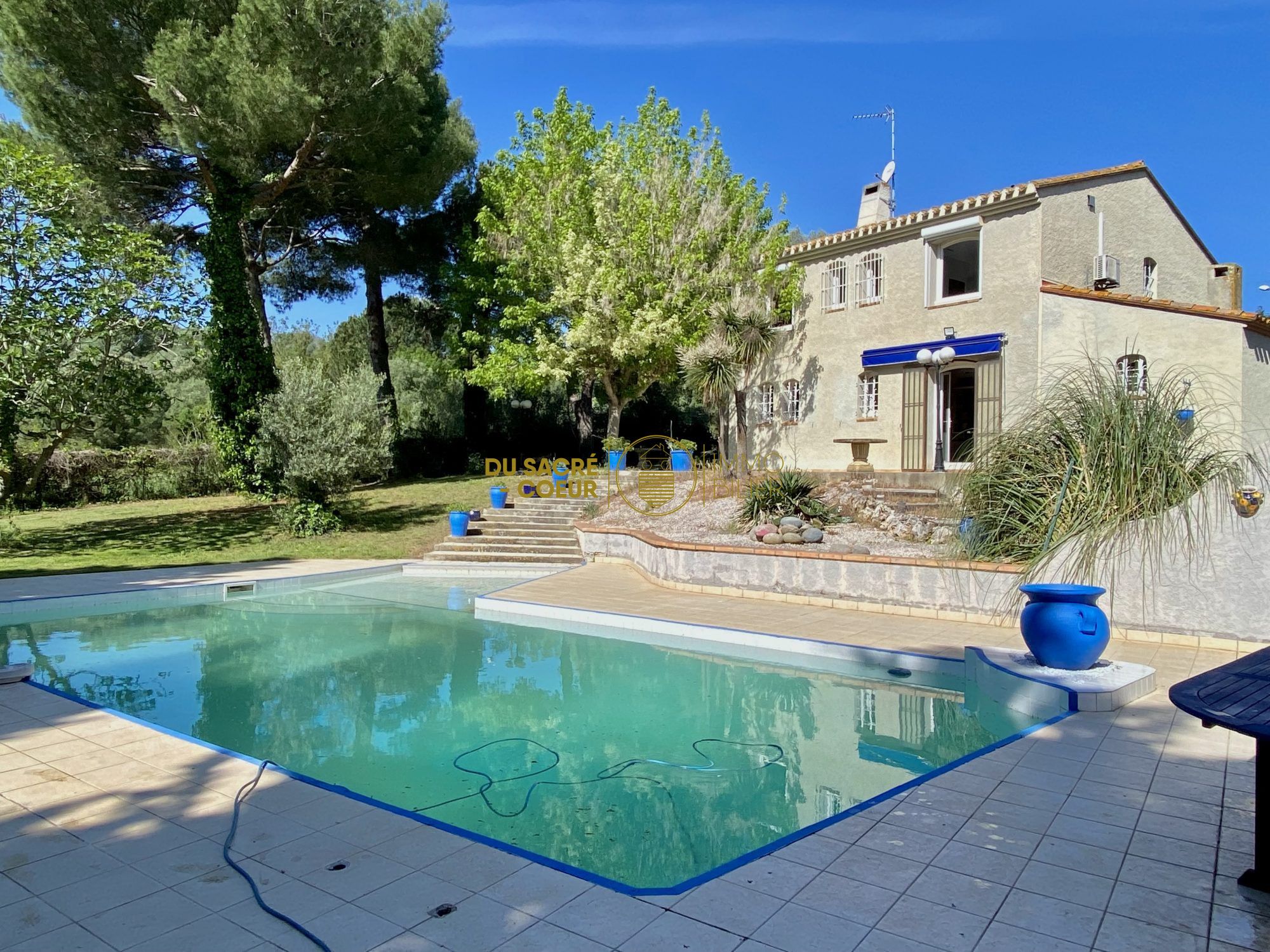 RARE SECTEUR D'EXCEPTION VILLA 4 FACES T6 GARAGE SUR 2055M² AVEC PISCINE OFFRANT VUE IMPRENABLE SANS VIS A VIS 