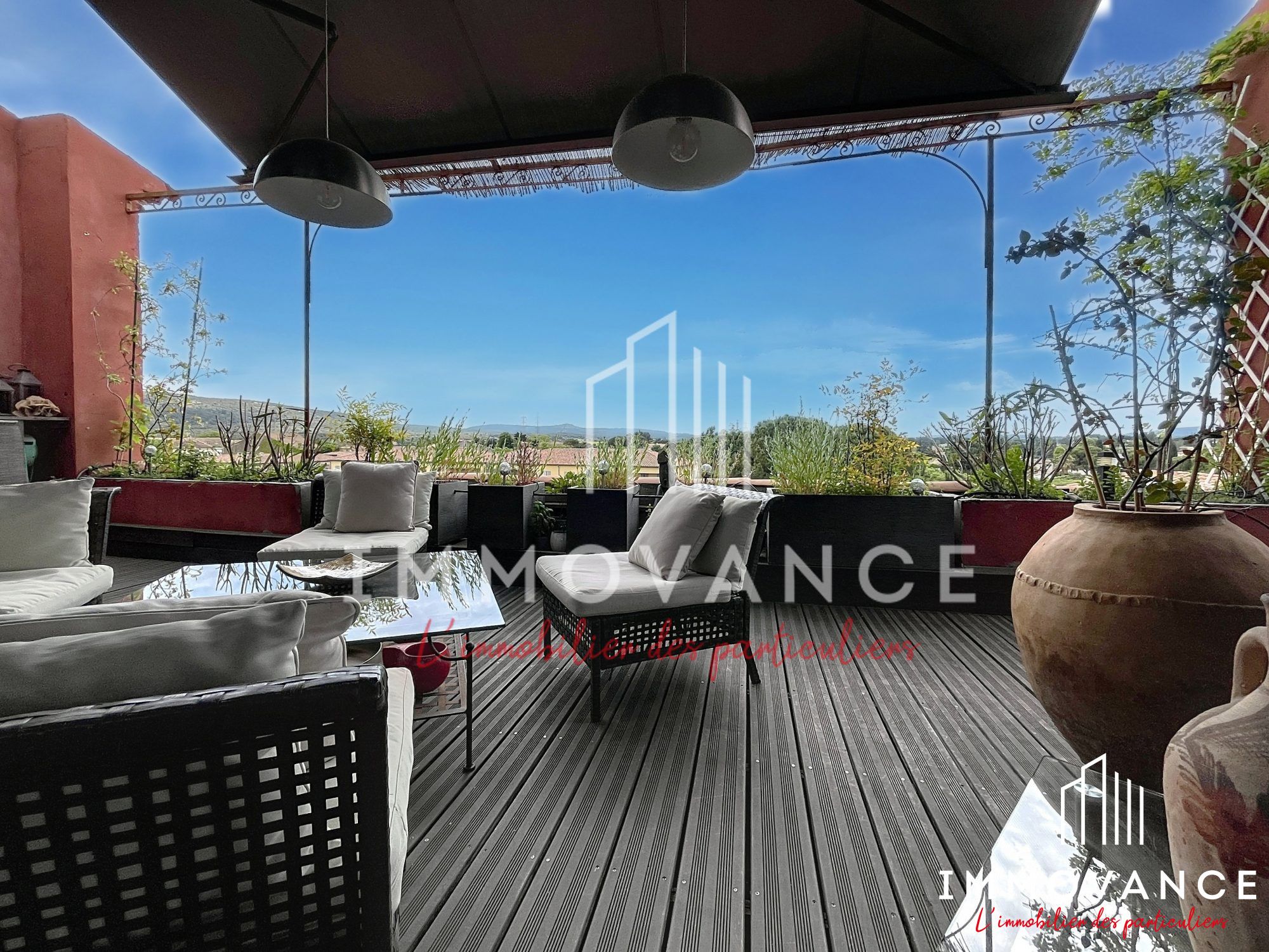 DUPLEX AVEC STATIONNEMENT ET GRANDE TERRASSE