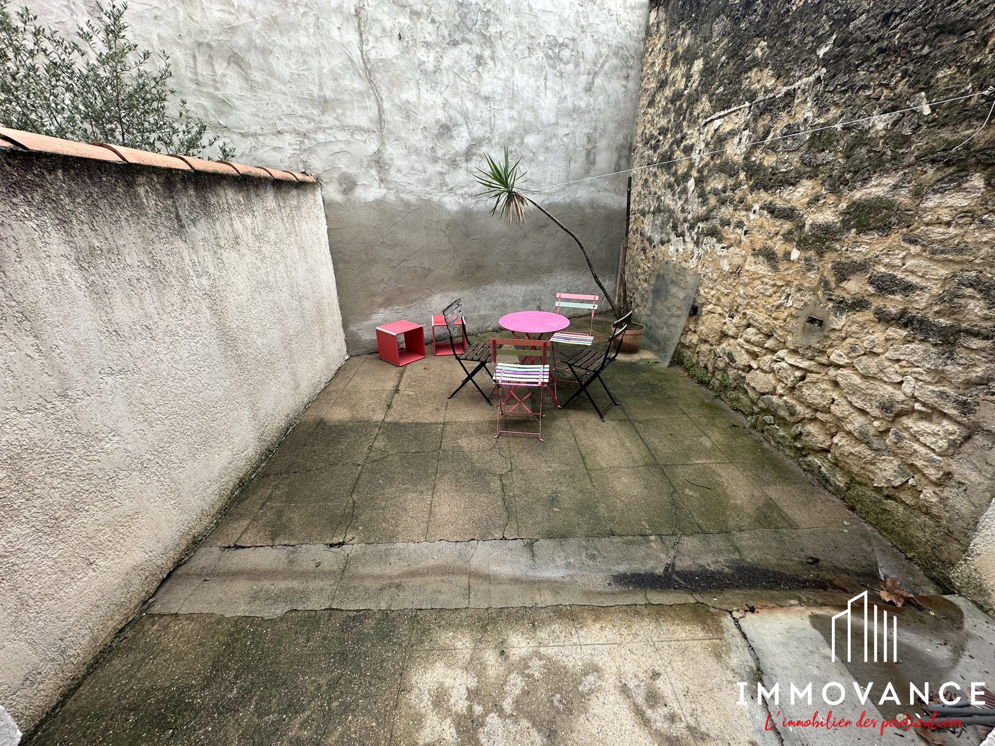 MONTPELLIER // GARE // STUDIO DE 23M2 environ + COUR DE 19M2 environ