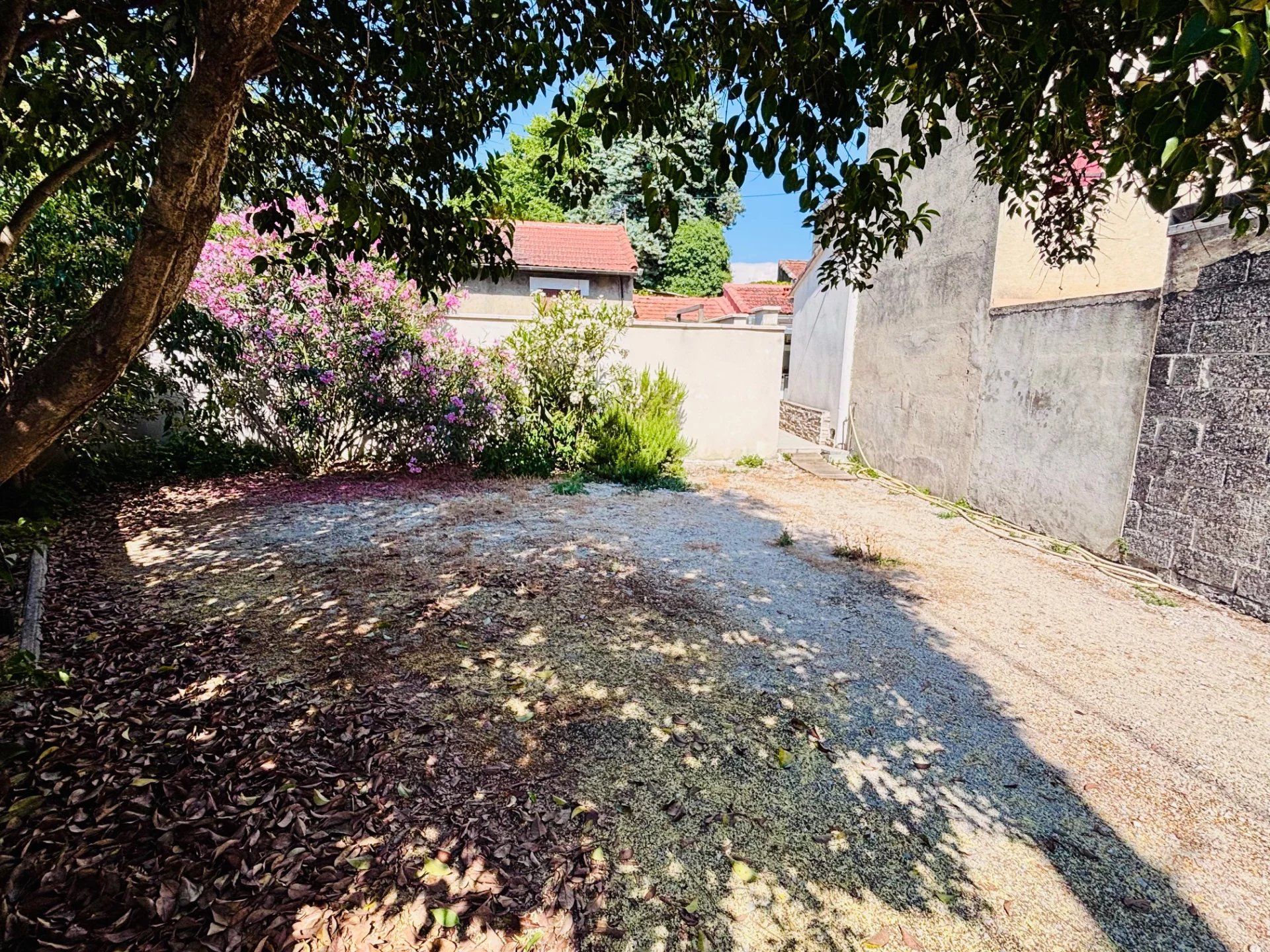 Belle maison rénovée avec jardin à quelques minutes du centre intra-muros d'Avignon