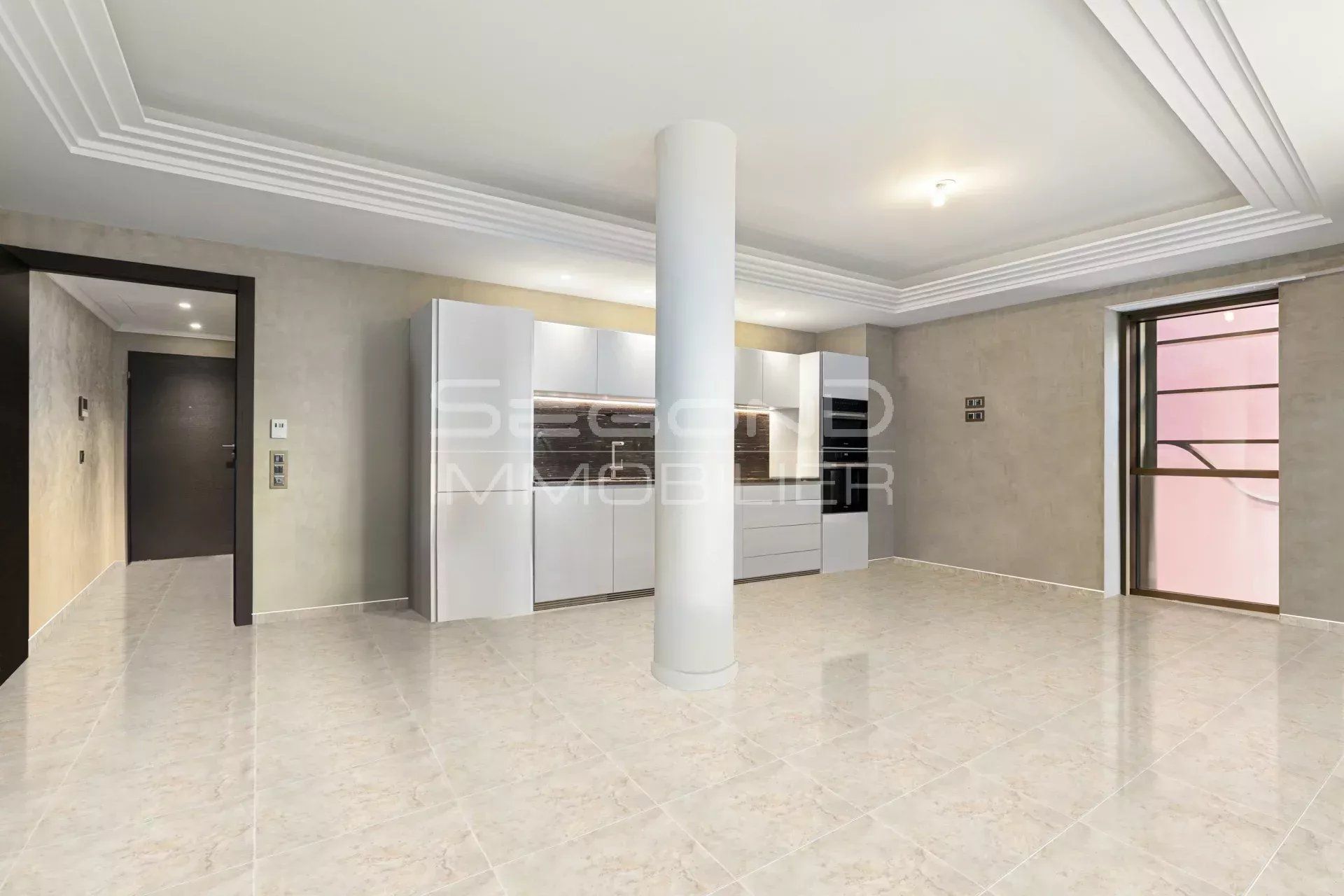 Location Exclusivité Studio en façade Condamine Monaco