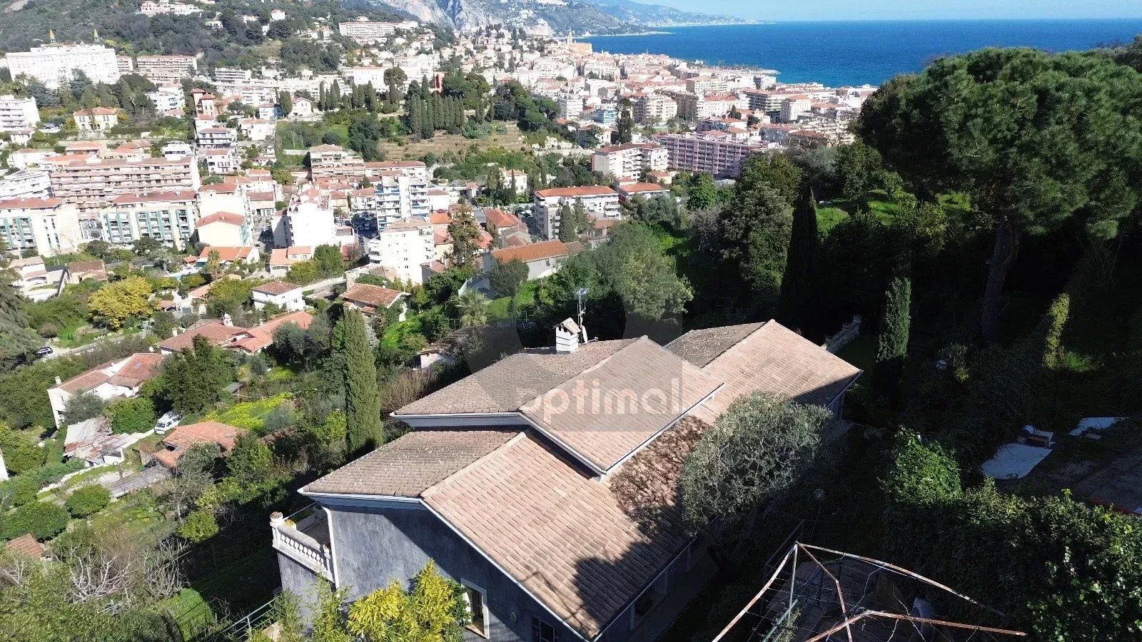 Élégante Villa avec Vue Panoramique – Menton, Quartier Résidentiel