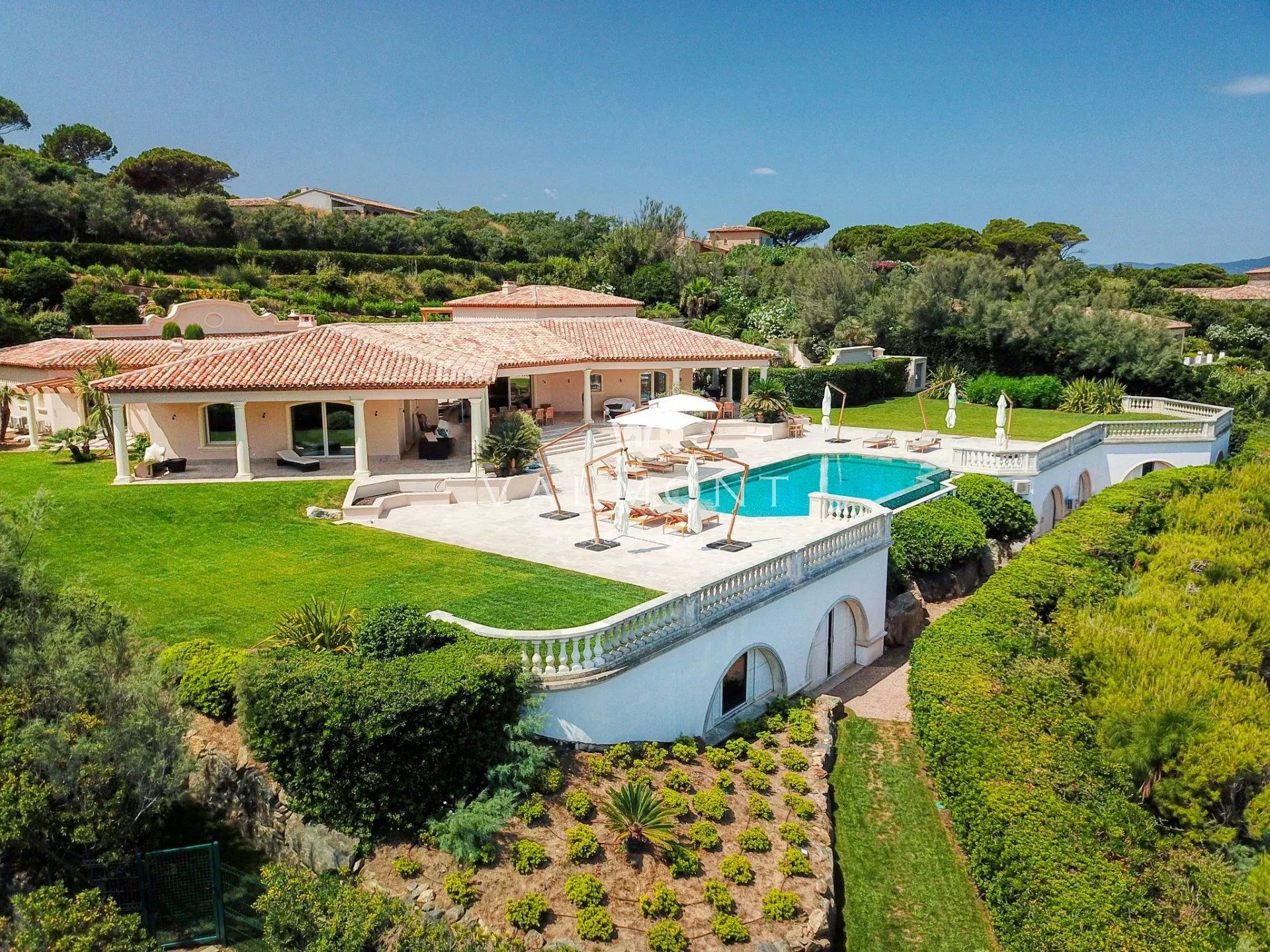 Parcs de Saint-Tropez - Villa provençale rénovée avec vue panoramique sur la mer