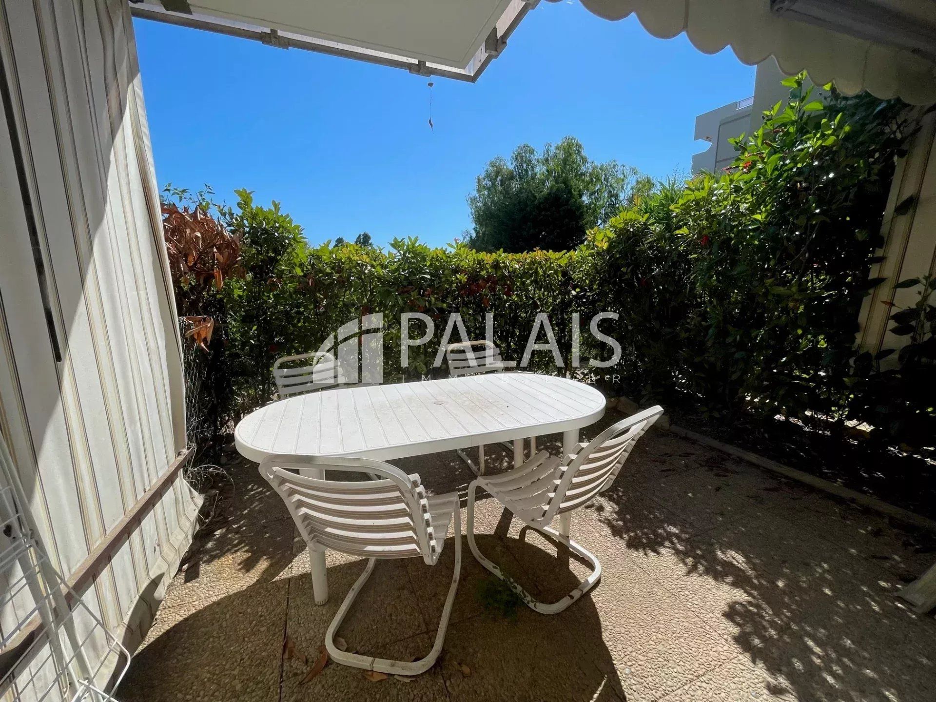 Studio meublé - Corniche Fleurie