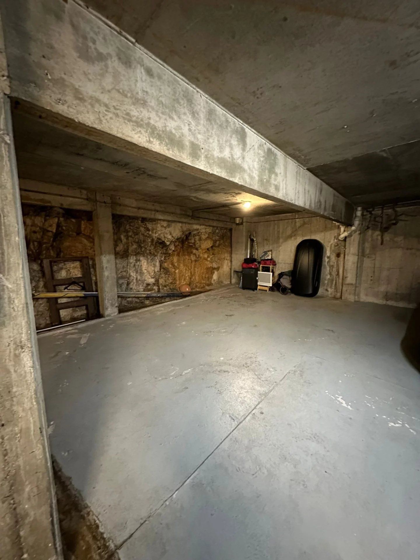 Grand emplacement de parking