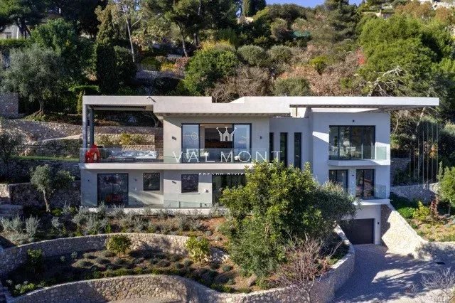 VILLA CONTEMPORAINE AVEC VUE IMPRENABLE SUR CAP FERRAT - Photo 1