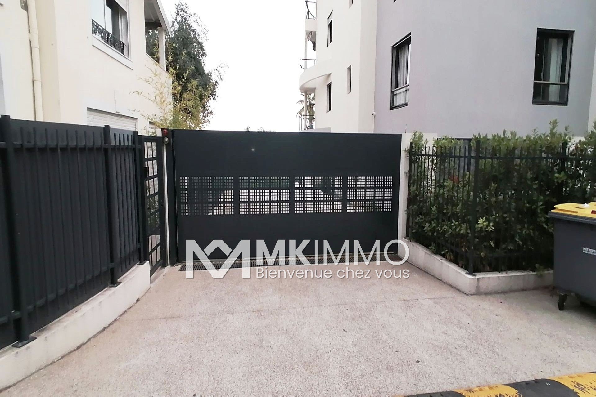 location parking - Photo 1