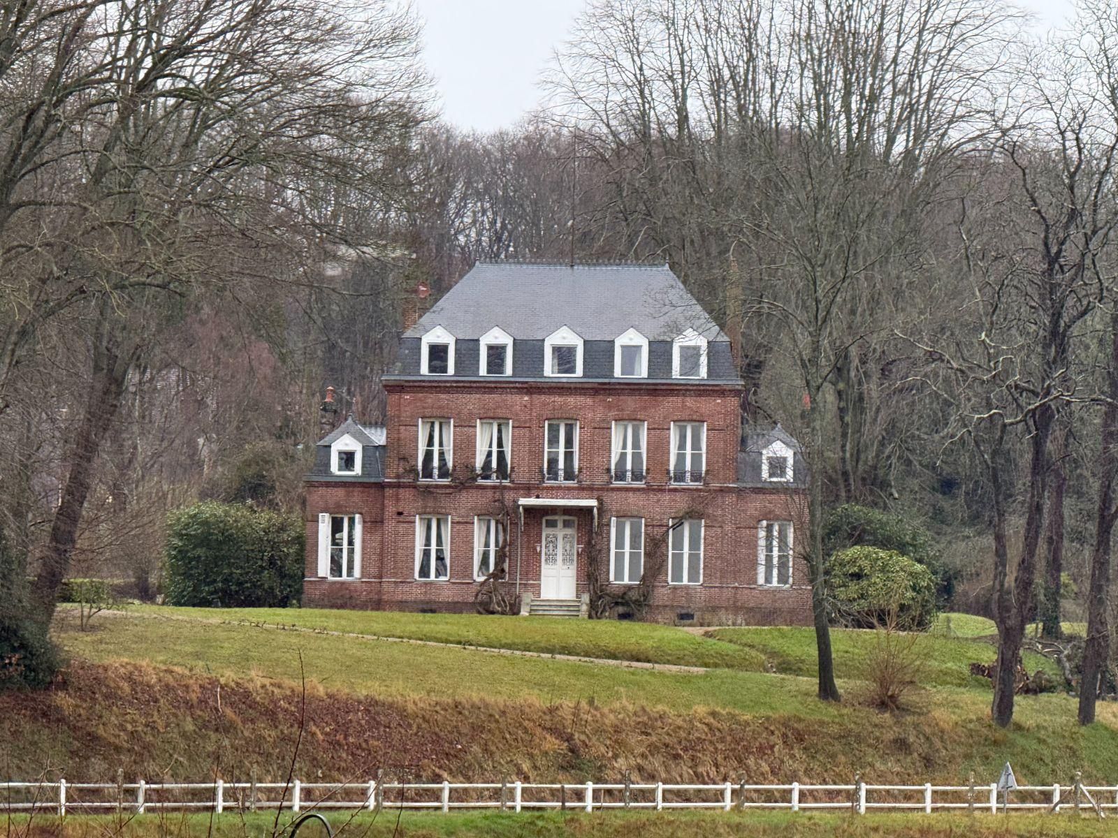 Propriété 252.0m² - Ry