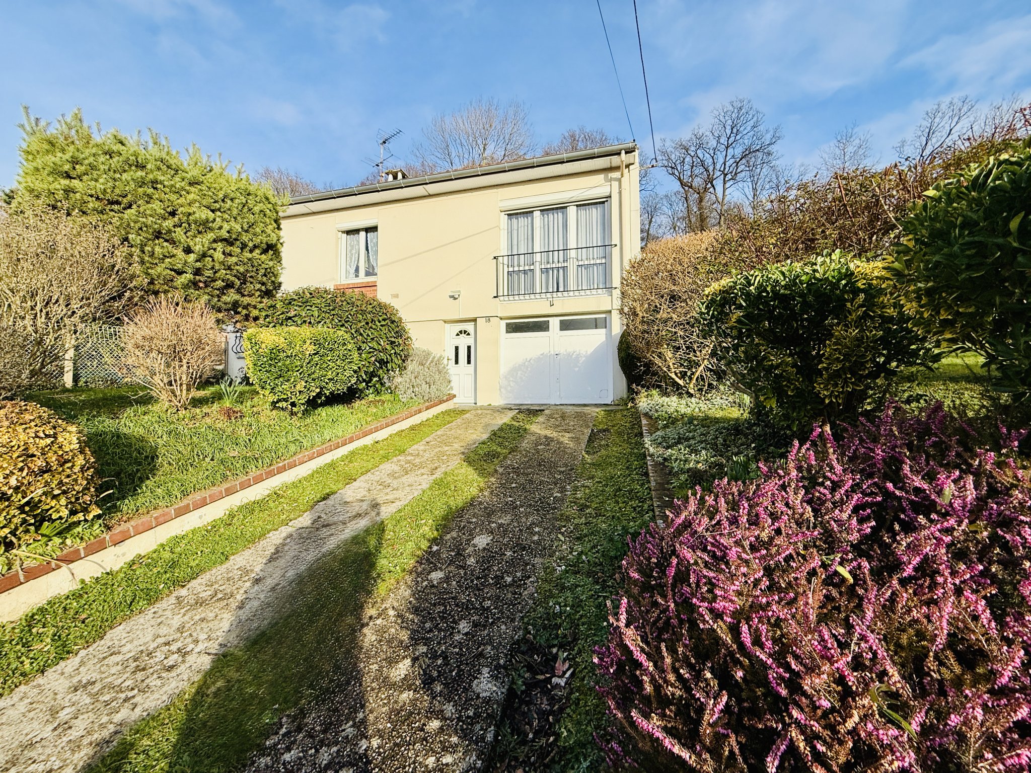 Plain pied surélevé 3 chambres - Photo 1