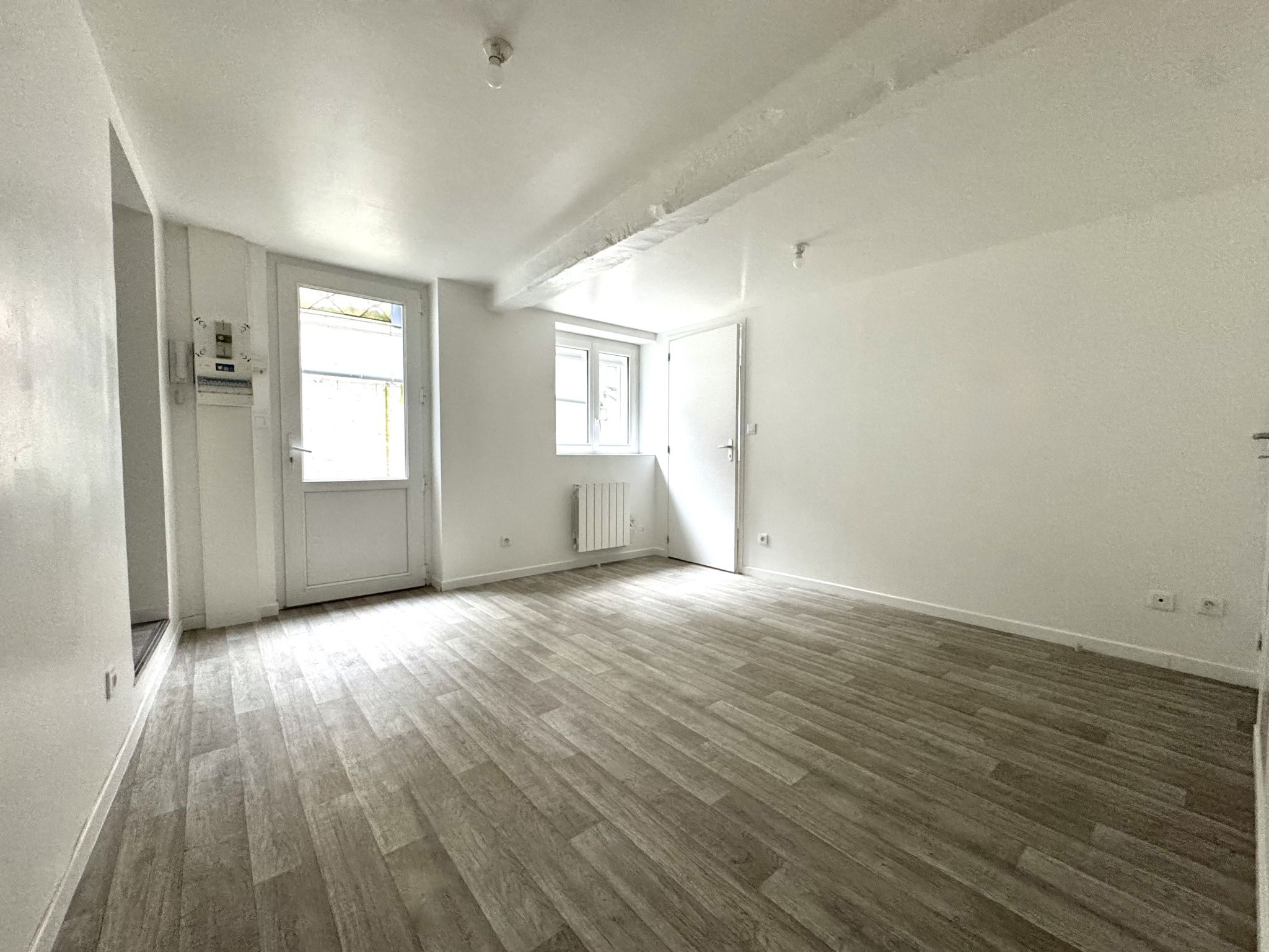 EXCLUSIVITÉ SMITH: T2 REFAIT À NEUF avec EXTÉRIEUR - QUARTIE