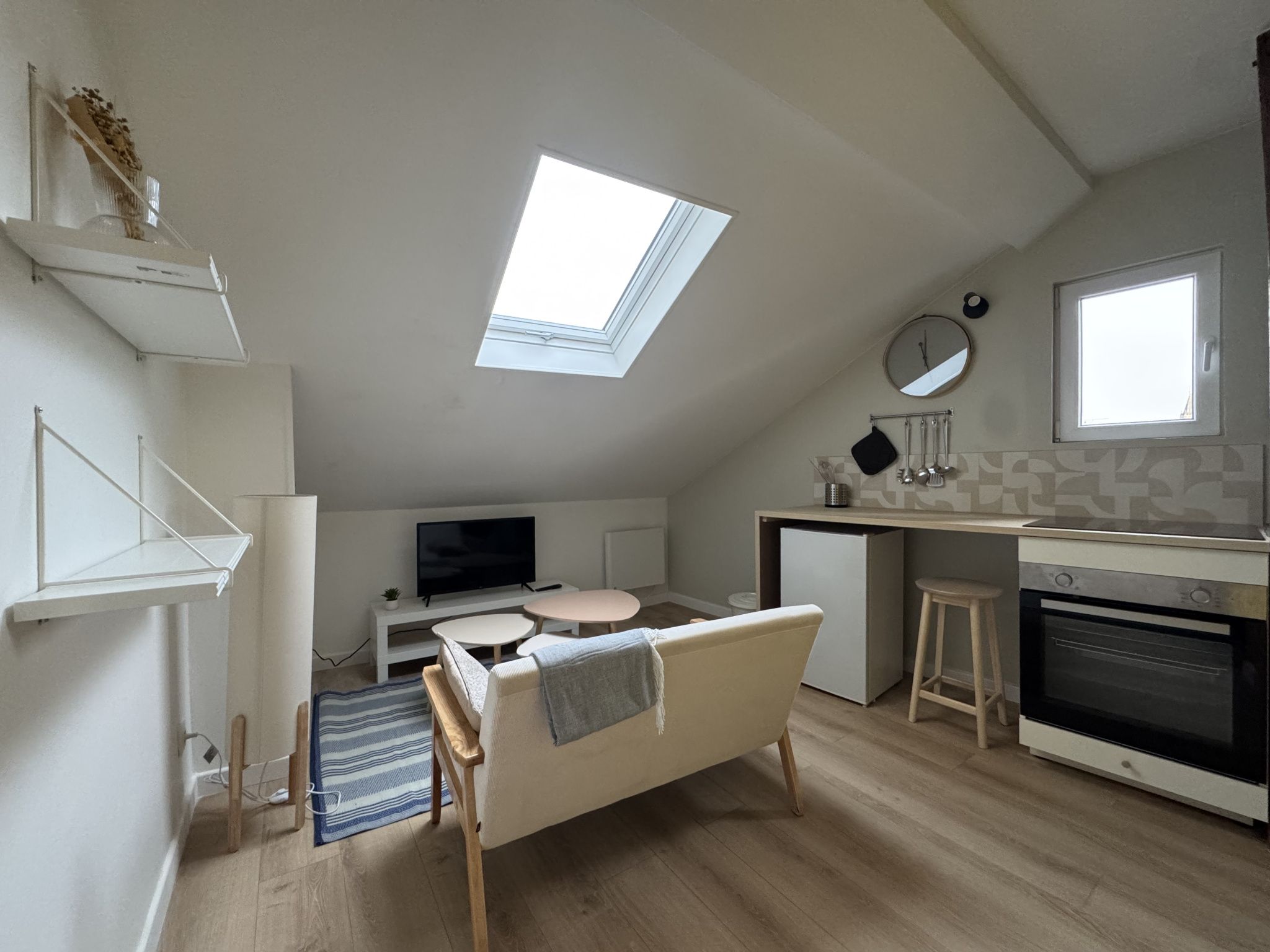 STUDIO REFAIT À NEUF - QUARTIER CAUCHOISE