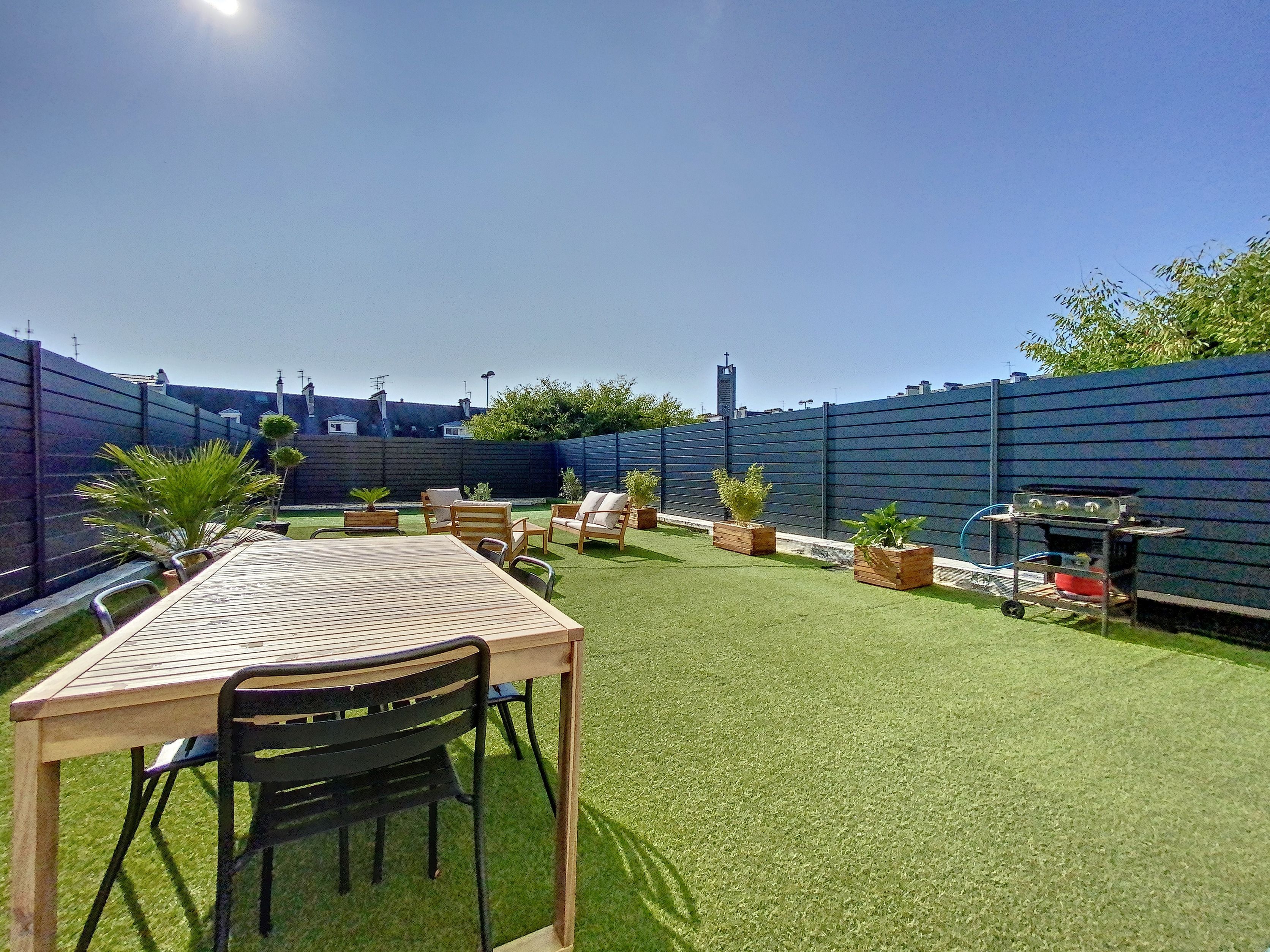 LORIENT - BEL APPARTEMENT PLEIN CENTRE AVEC GRANDE TERRASSE