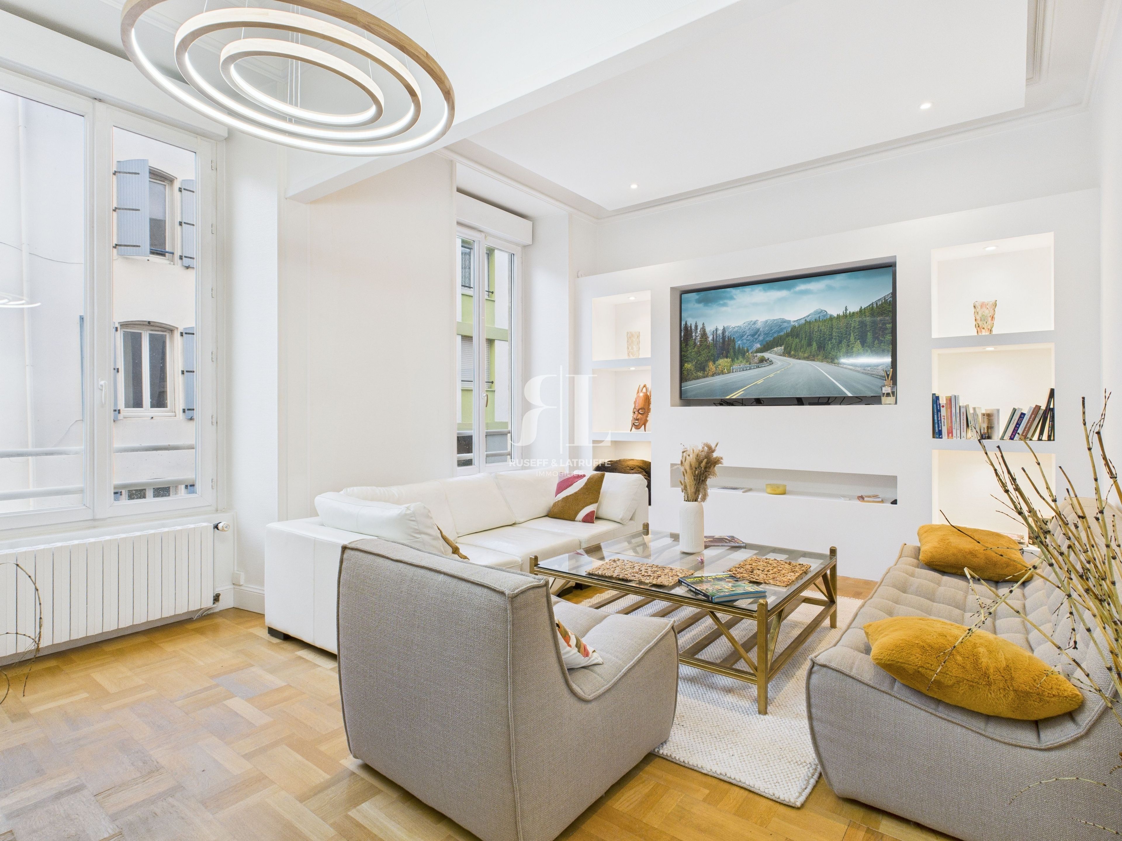 LORIENT - VOLUMES, PARQUET, HISTOIRE : UN BIEN SINGULIER