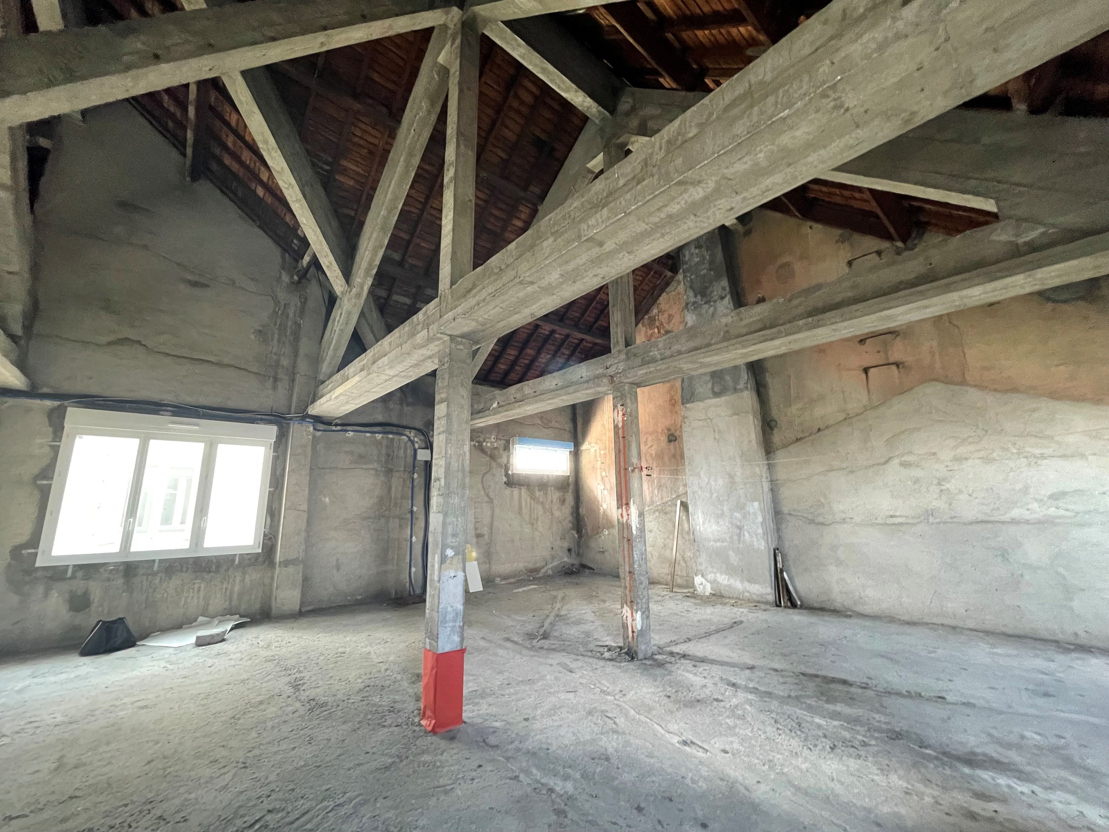 LORIENT - GRENIER AMENAGEABLE EN LOFT 3/4 CHAMBRES