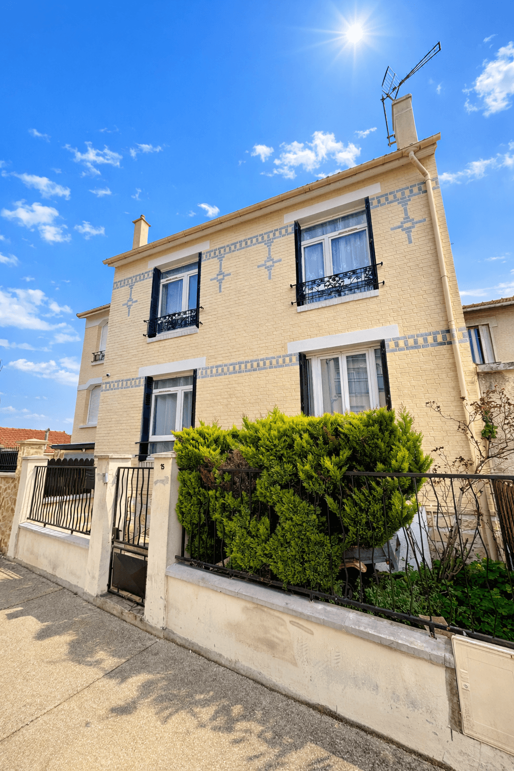 ** ROMAINVILLE SECTEUR GRAND CHAMPS **