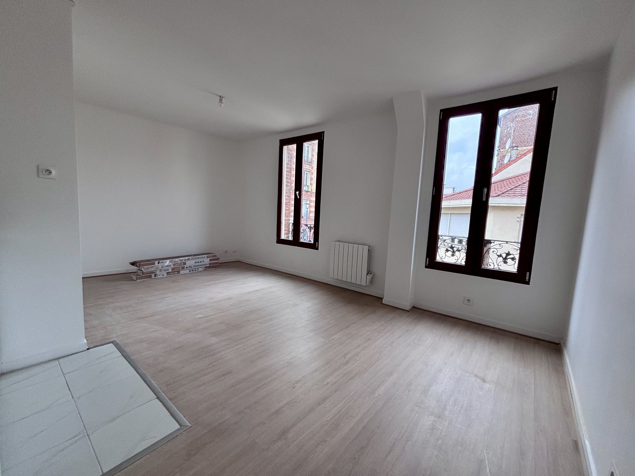 ** EXCLUSIVITÉ BK IMMOBILIER ROMAINVILLE CENTRE / STUDIO D