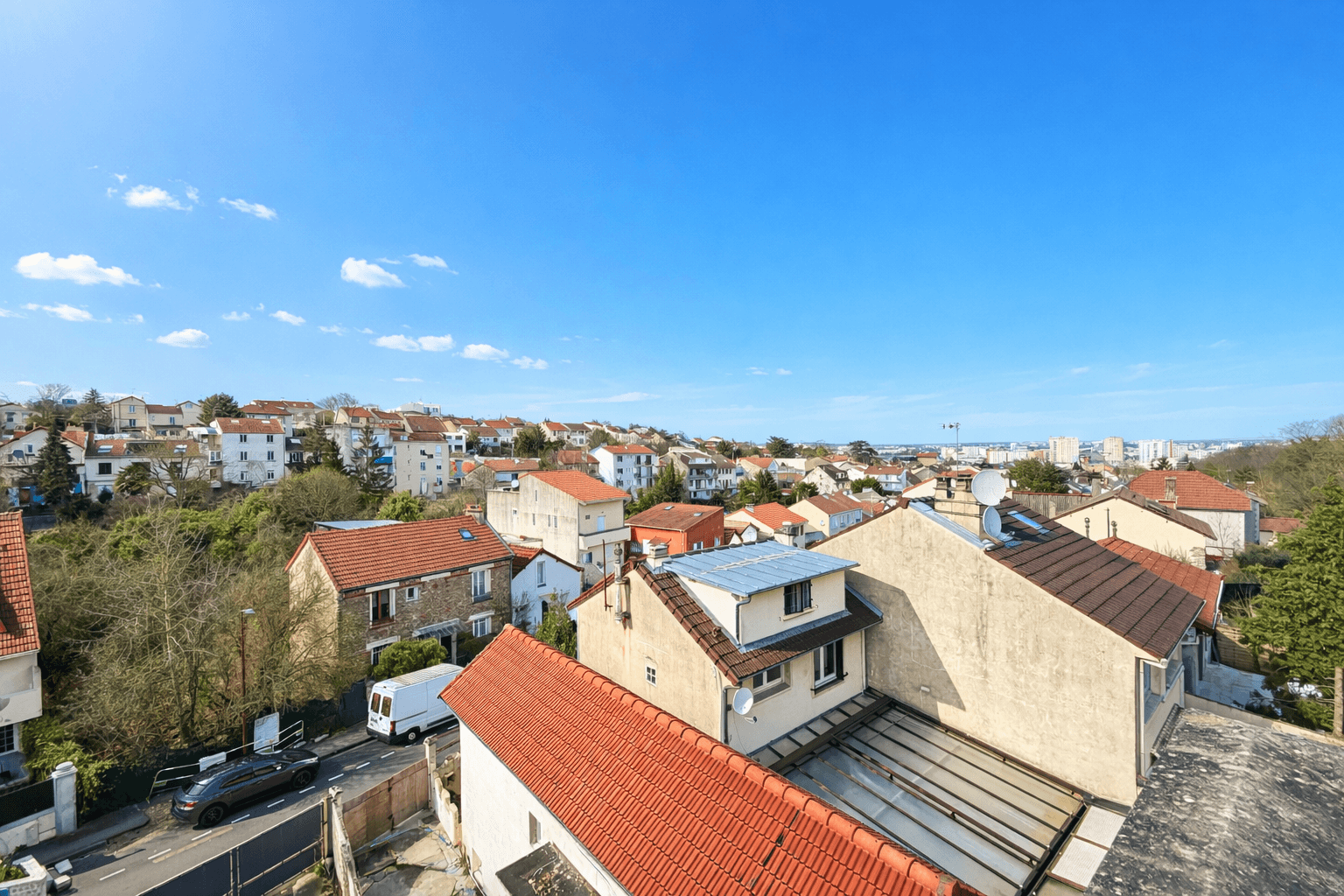 ** BEL APPARTEMENT DE 4/5 PIECES EN DUPLEX DE 101m2 A PROXIM