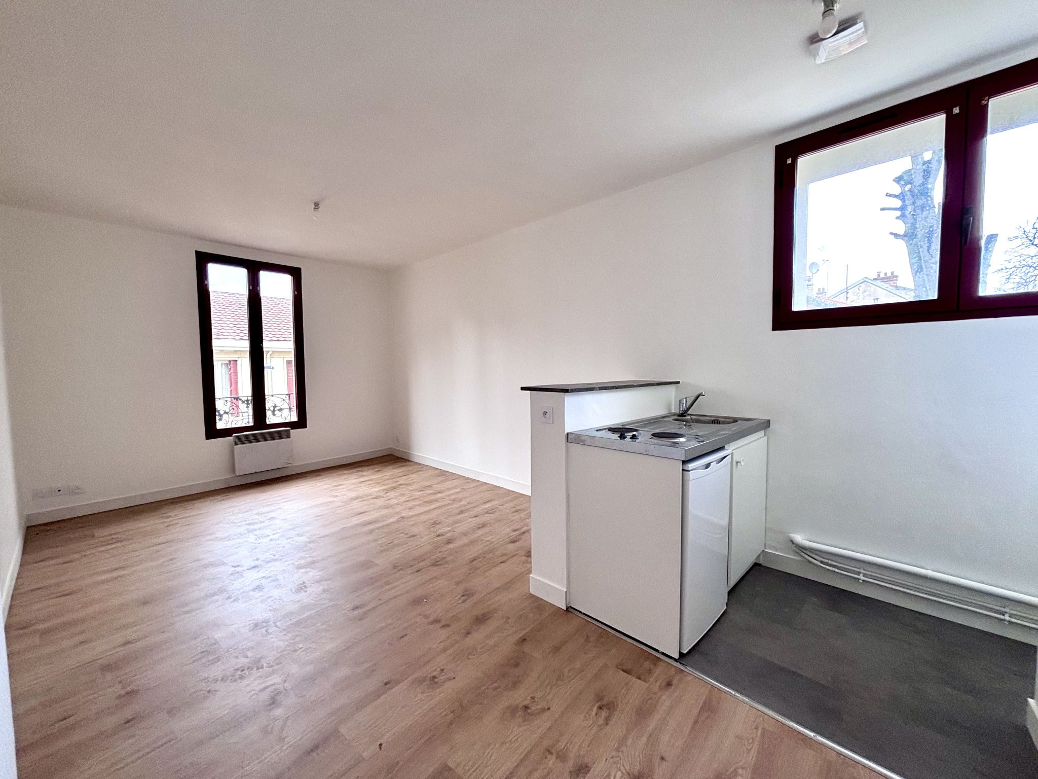 ** EXCLUSIVITÉ BK IMMOBILIER ROMAINVILLE CENTRE STUDIO D'E