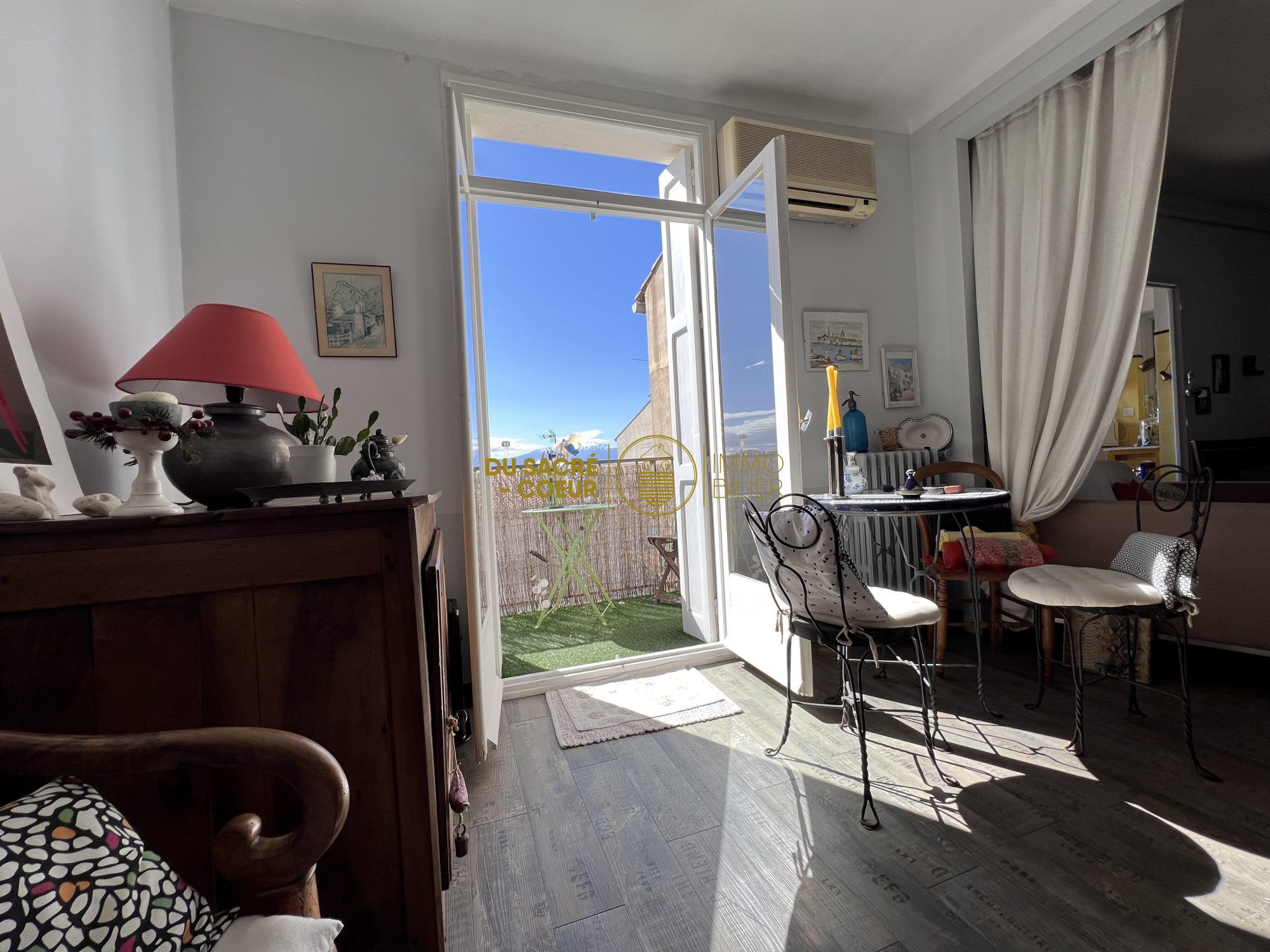 COEUR DE VILLE BEL APPARTEMENT DE CARACTERE T4 TRAVERSANT DE 111.46m² BALCONS VUE CANIGOU ET CAVE