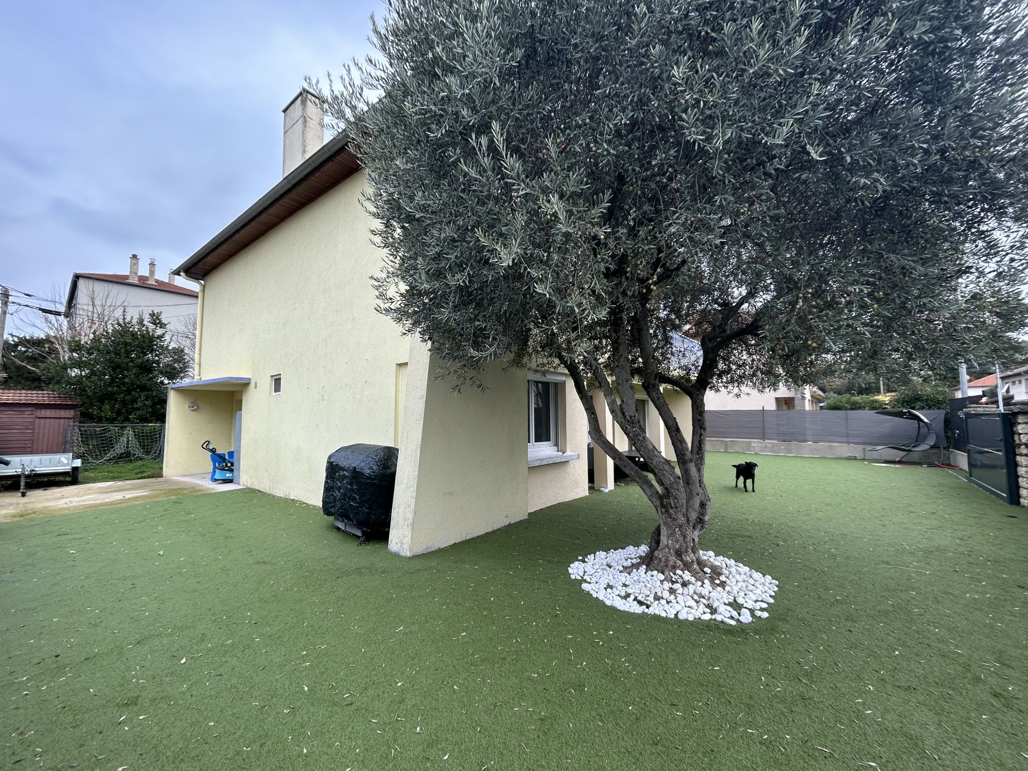 MAISON SPACIEUSE T6 de 160m2. avec grand garage !