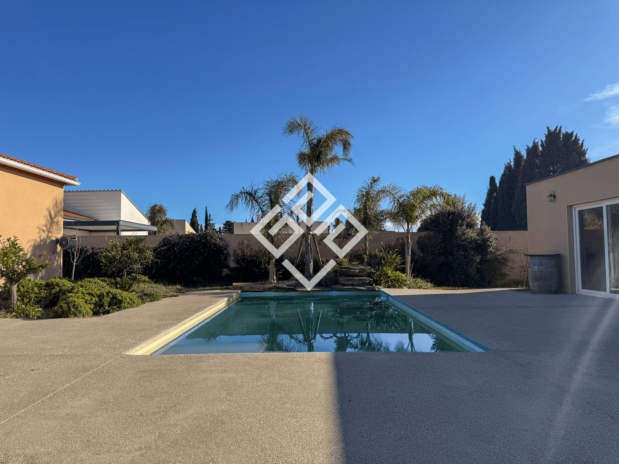 Superbe villa contemporaine de plain-pied avec piscine - Photo 1