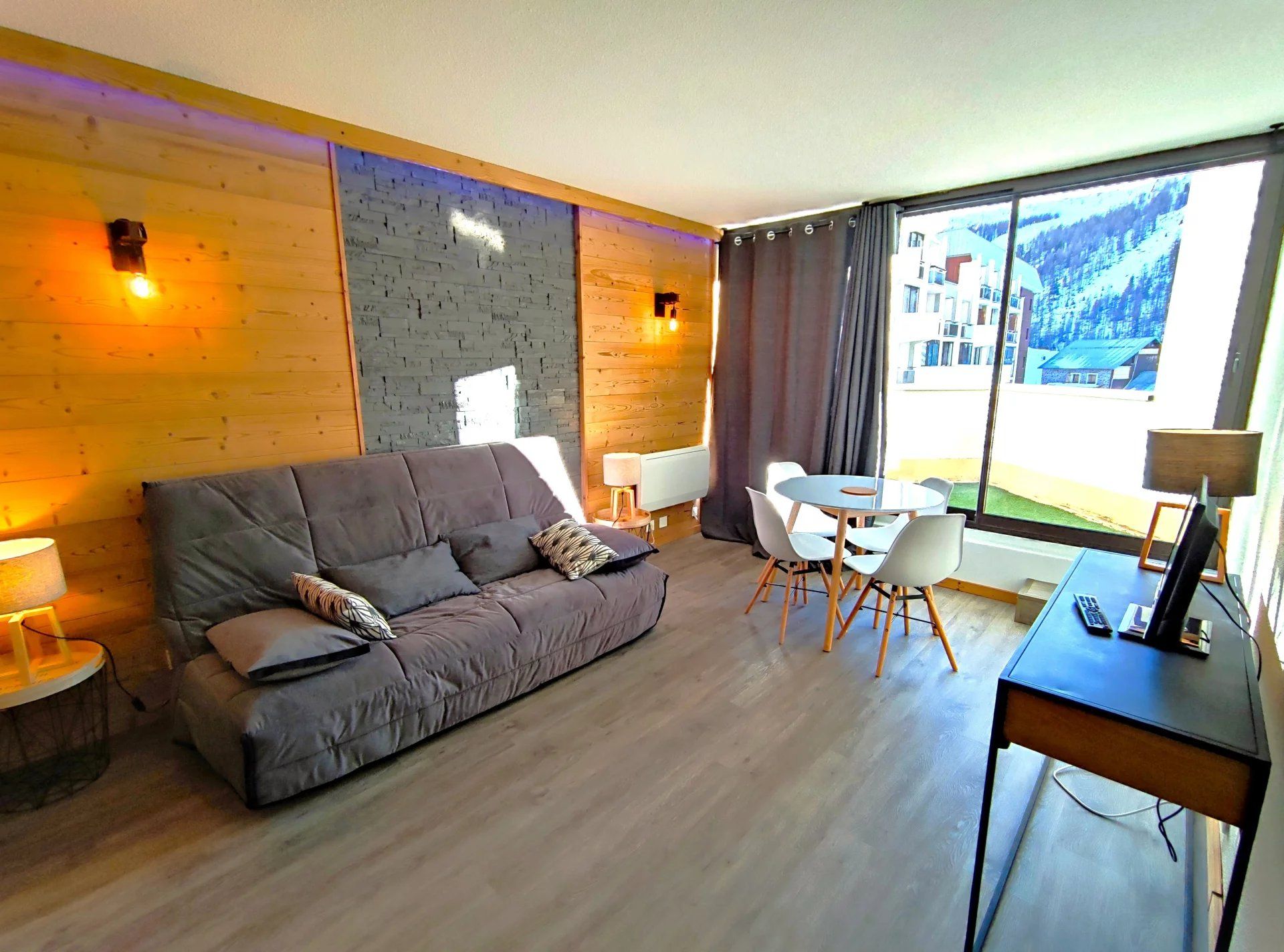 2pieces RENOVE FRONT DE NEIGE SUD