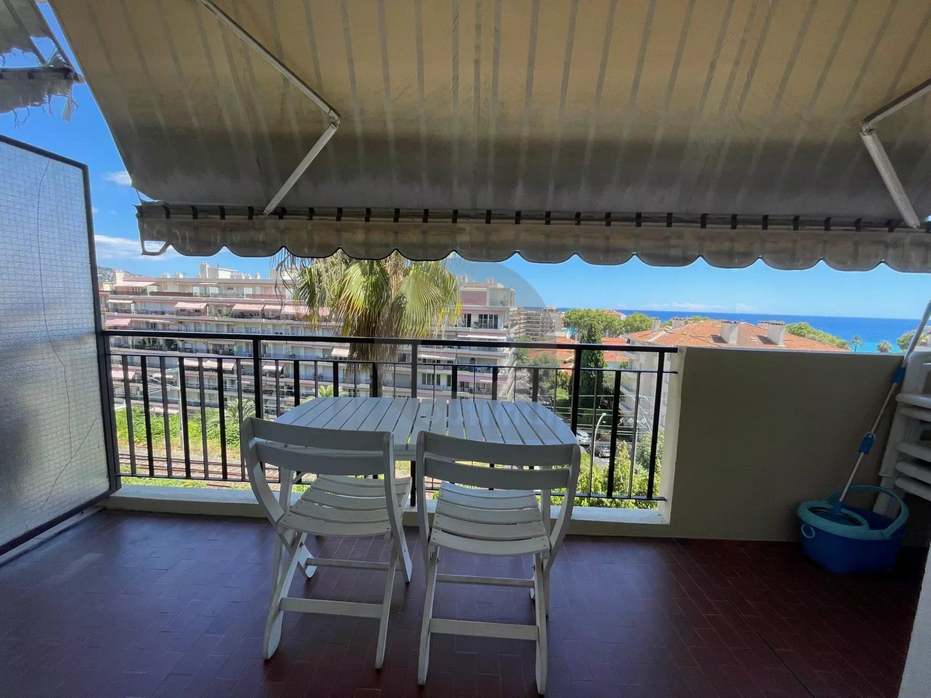 A louer 2P meublé proche centre Menton avec terrasse