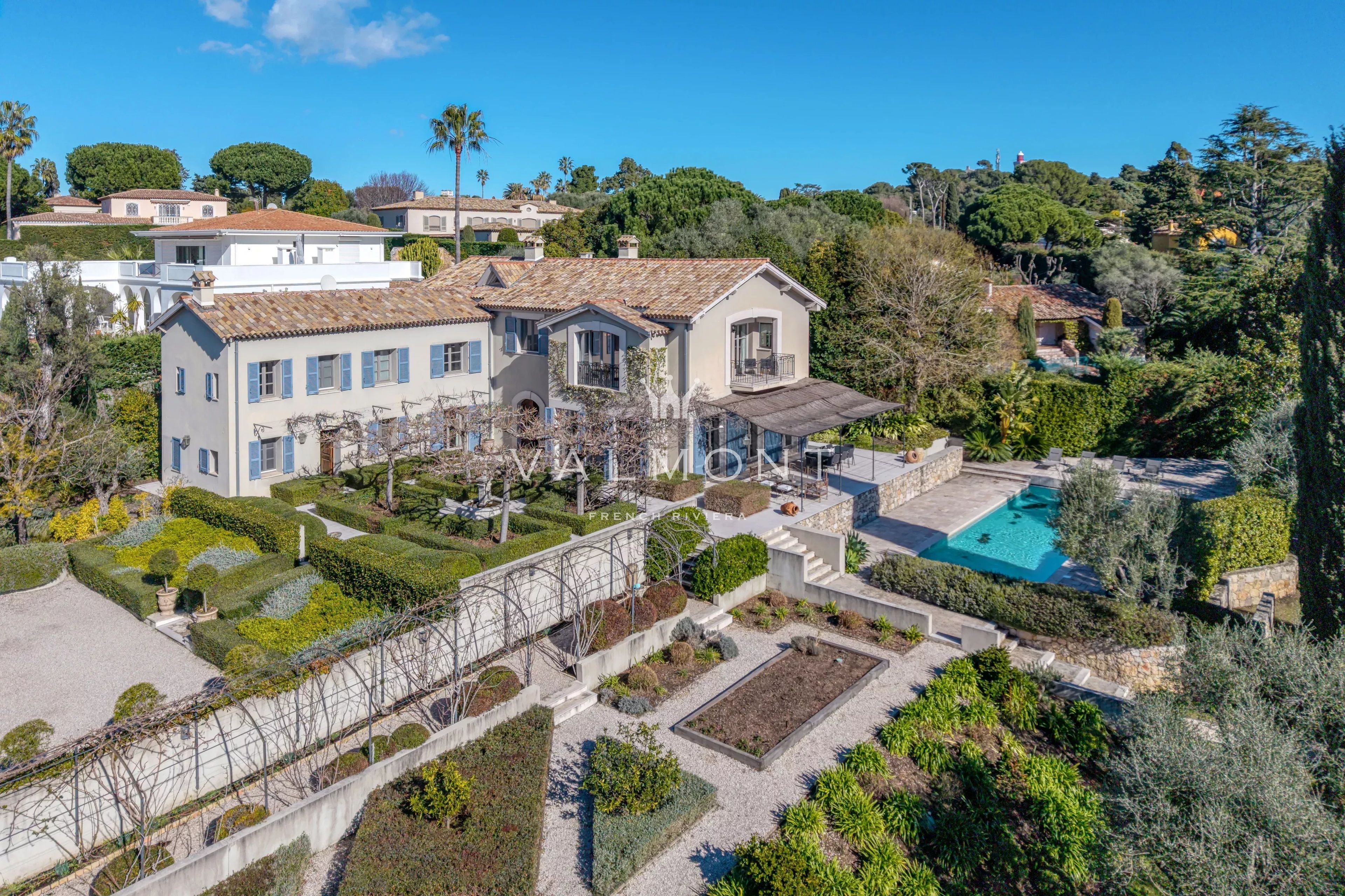 Un domaine provençal de 7 chambres au Cap d'Antibes